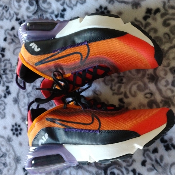 Brand New Nike 2090 Air Max Youth Boy's 6.5 Women's 8.5 - Picture 2 of 9